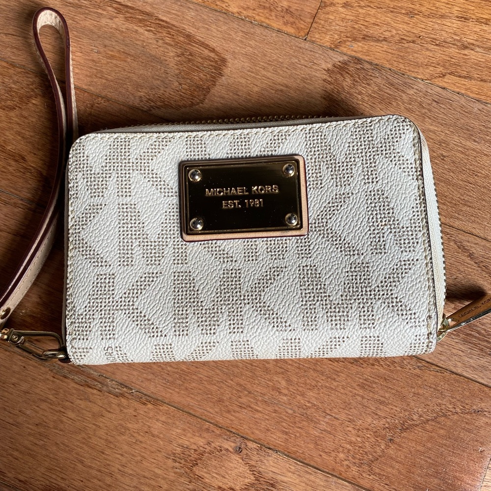 Michael Kors, logo wristlet